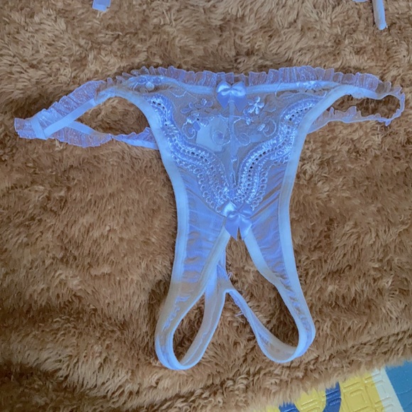 Bundles of lingeries from Seduction and Fredericks - Picture 2 of 15